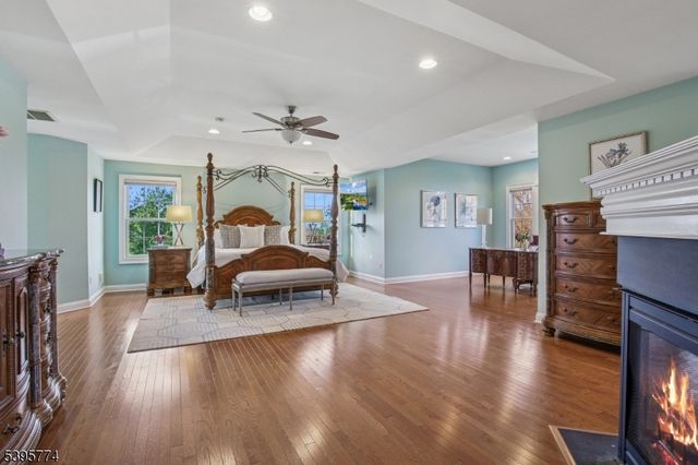 8 Arbor Rd, North Caldwell Boro, NJ 07006