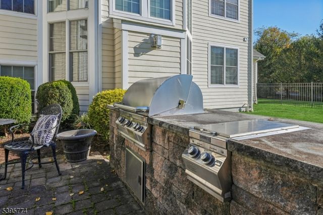 8 Arbor Rd, North Caldwell Boro, NJ 07006