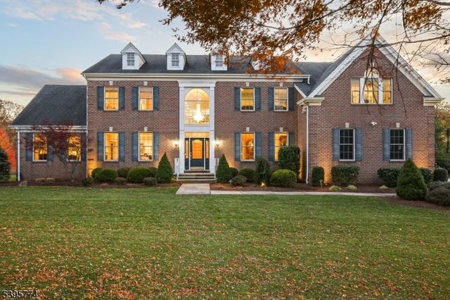 8 Arbor Rd, North Caldwell Boro, NJ 07006