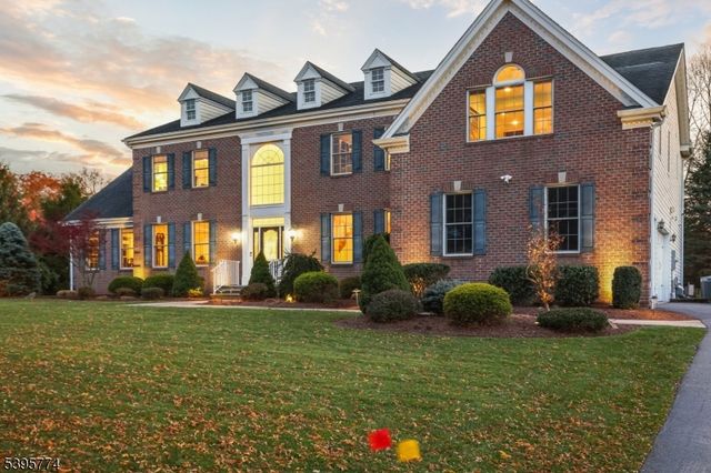 8 Arbor Rd, North Caldwell Boro, NJ 07006