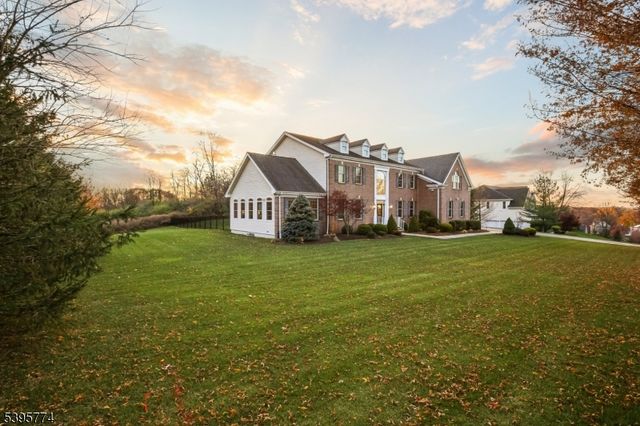 8 Arbor Rd, North Caldwell Boro, NJ 07006