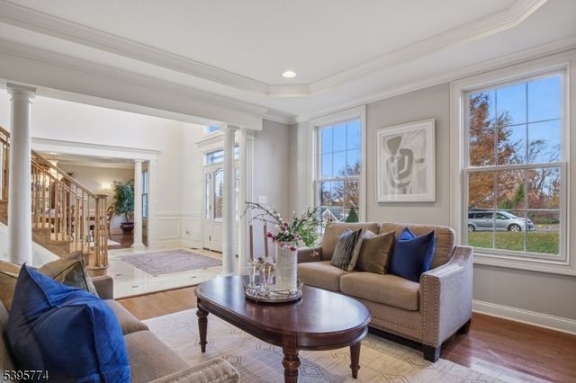 8 Arbor Rd, North Caldwell Boro, NJ 07006