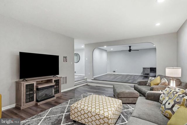 932 CHANTICLEER, Cherry Hill, NJ 08003