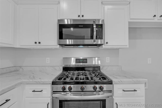 7413 E 158th Street S, Bixby, OK 74008