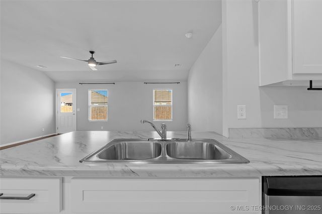 7413 E 158th Street S, Bixby, OK 74008