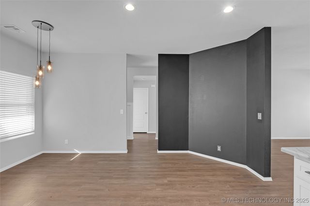 7413 E 158th Street S, Bixby, OK 74008