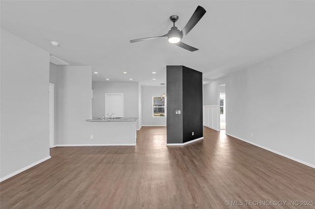 7413 E 158th Street S, Bixby, OK 74008