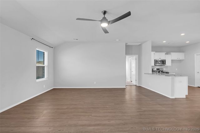 7413 E 158th Street S, Bixby, OK 74008