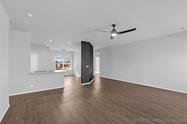 7413 E 158th Street S, Bixby, OK 74008