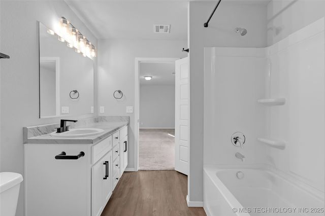 7413 E 158th Street S, Bixby, OK 74008