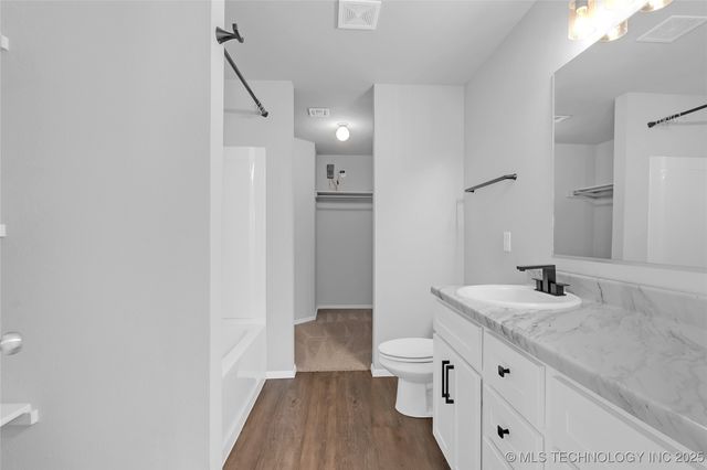 7413 E 158th Street S, Bixby, OK 74008