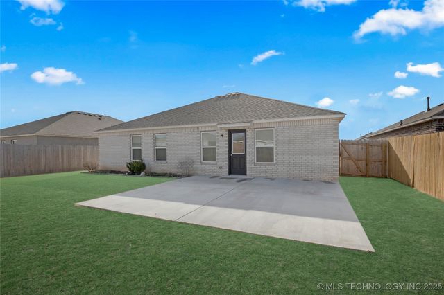 7413 E 158th Street S, Bixby, OK 74008