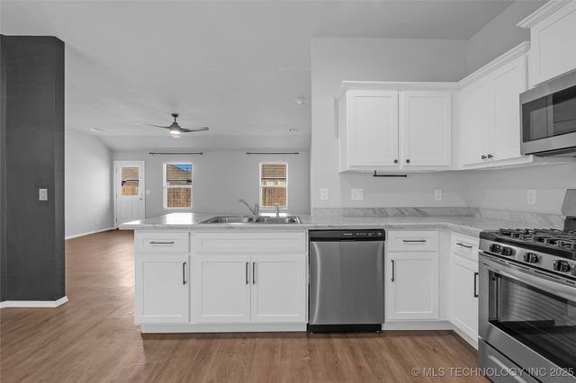 7413 E 158th Street S, Bixby, OK 74008