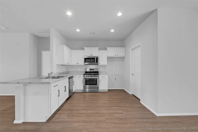 7413 E 158th Street S, Bixby, OK 74008