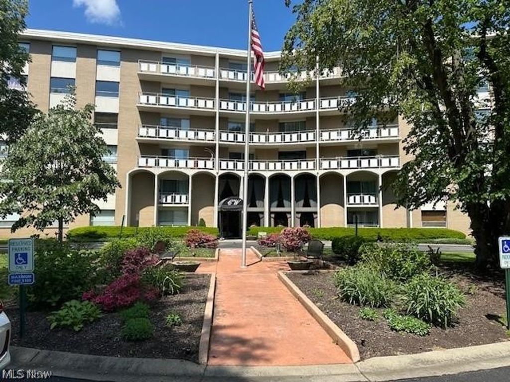 3400 Wooster Road 218, Rocky River, OH 44116