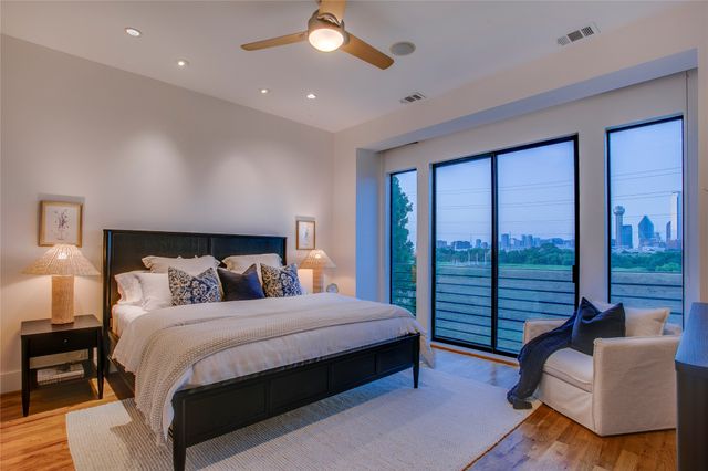 433 Trinity River Circle, Dallas, TX 75203