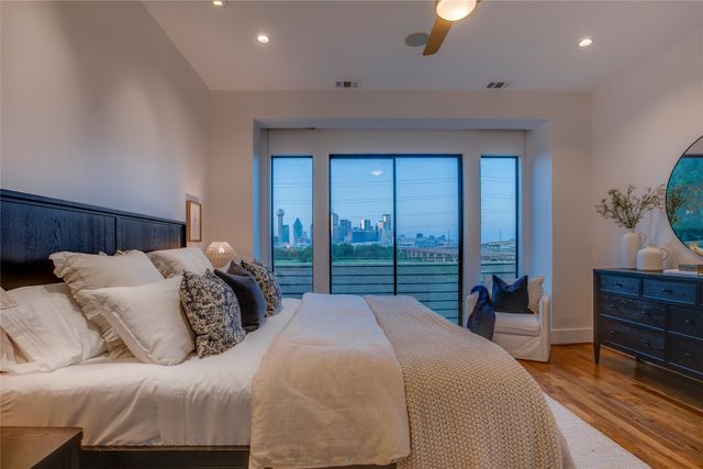 433 Trinity River Circle, Dallas, TX 75203