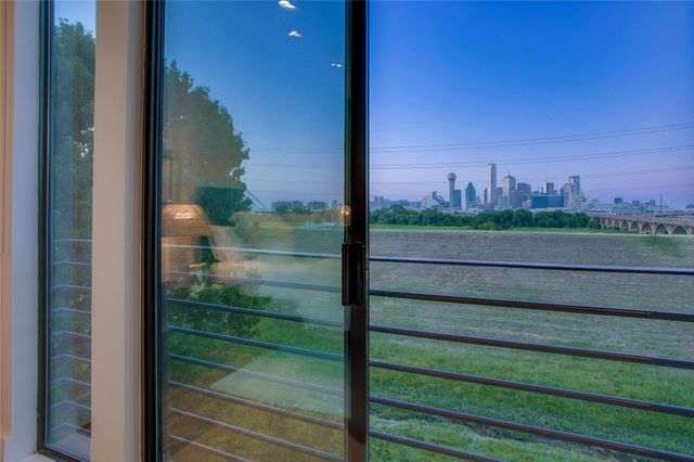 433 Trinity River Circle, Dallas, TX 75203