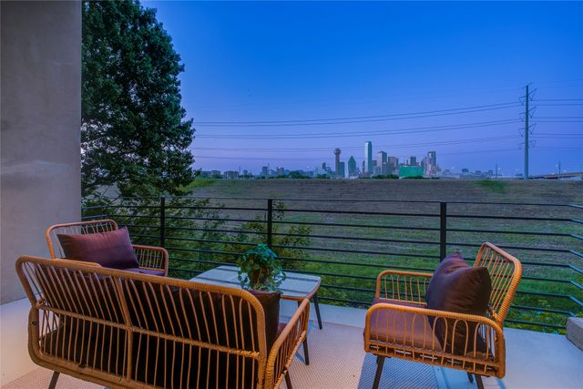 433 Trinity River Circle, Dallas, TX 75203