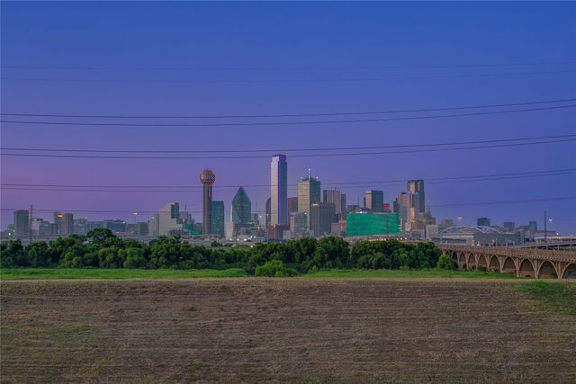 433 Trinity River Circle, Dallas, TX 75203