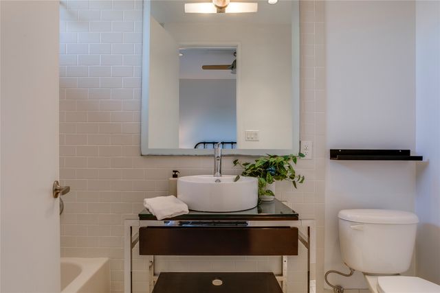 433 Trinity River Circle, Dallas, TX 75203