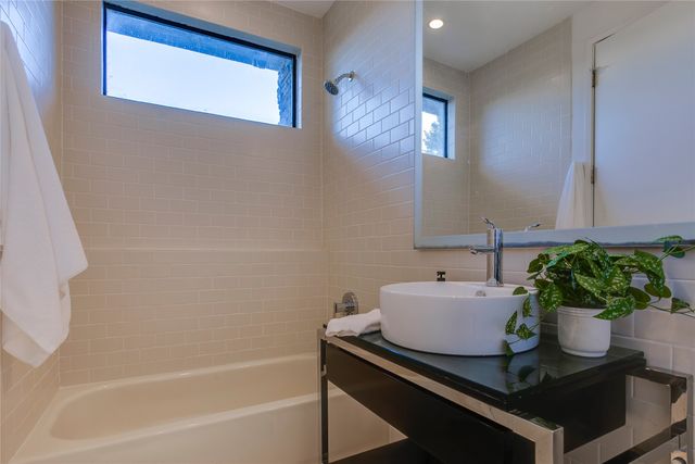 433 Trinity River Circle, Dallas, TX 75203