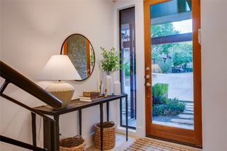 433 Trinity River Circle, Dallas, TX 75203