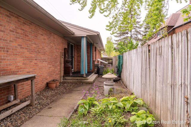203 Alger Street SE, Grand Rapids, MI 49507