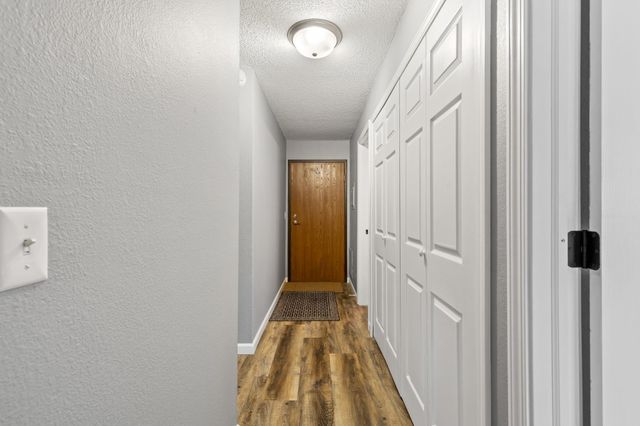 3850 Plymouth Boulevard 223, Plymouth, MN 55446