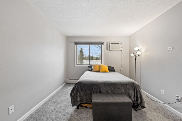 3850 Plymouth Boulevard 223, Plymouth, MN 55446