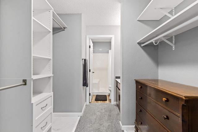 3850 Plymouth Boulevard 223, Plymouth, MN 55446