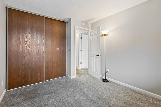 3850 Plymouth Boulevard 223, Plymouth, MN 55446