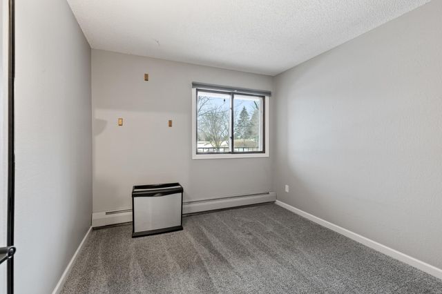 3850 Plymouth Boulevard 223, Plymouth, MN 55446