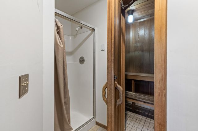 3850 Plymouth Boulevard 223, Plymouth, MN 55446