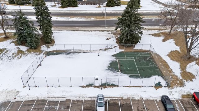 3850 Plymouth Boulevard 223, Plymouth, MN 55446