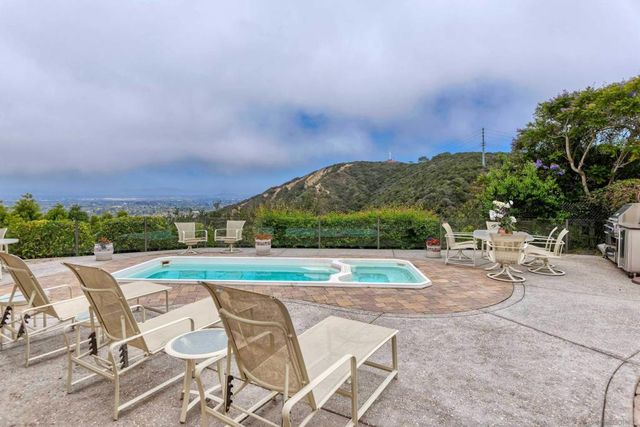 7231 Rue Michael, La Jolla, CA 92037