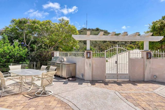 7231 Rue Michael, La Jolla, CA 92037