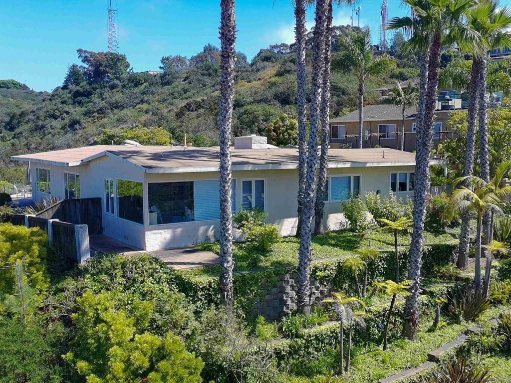 Image 1 of property listing at 7231 Rue MIchael, La Jolla, CA 92037