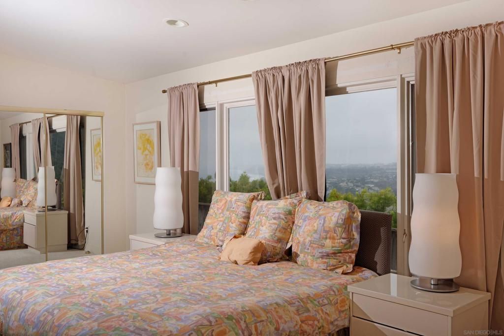 Image 12 of property listing at 7231 Rue MIchael, La Jolla, CA 92037