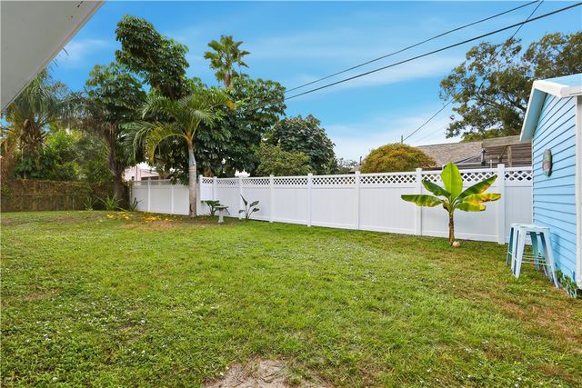 2145 30th Avenue, Vero Beach, FL 32960