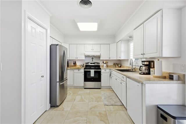 2145 30th Avenue, Vero Beach, FL 32960