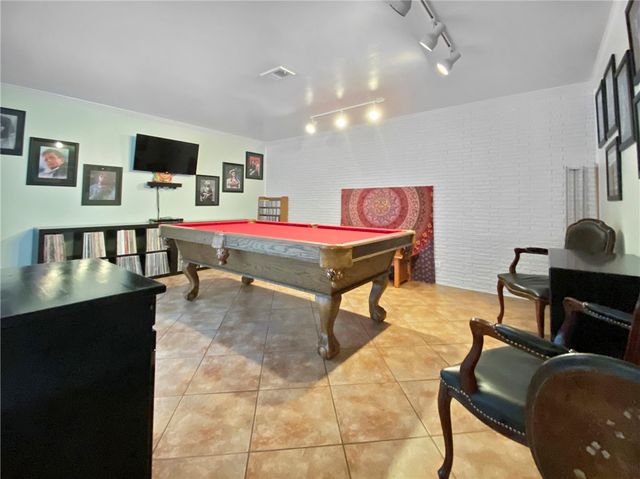 1617 Rose Dr, Alice, TX 78332