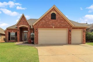 1012 Kelsi Drive, Moore, OK 73160