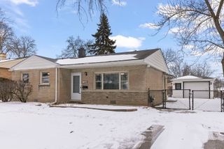 5441 Benton Avenue, Downers Grove, IL 60515