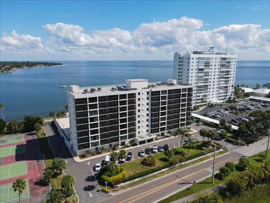 7100 SUNSHINE SKYWAY LANE S 706, St Petersburg, FL 33711
