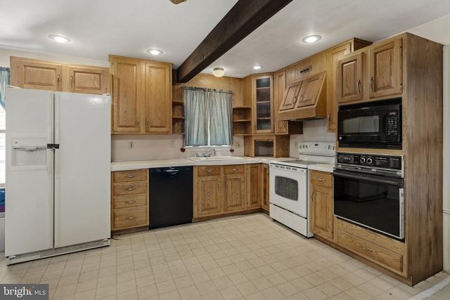 51 STEVENS RD, Stevens, PA 17578