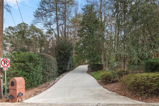 820 Wesley Oak Road, Sandy Springs, GA 30328