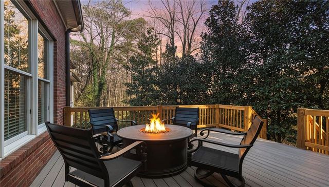 820 Wesley Oak Road, Sandy Springs, GA 30328