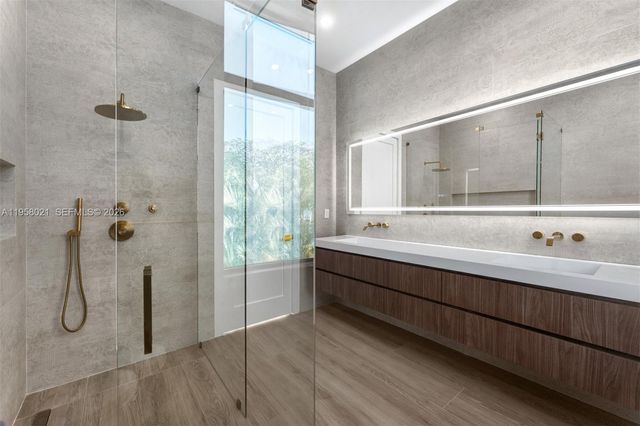 9525 SW 95th Ct, Miami, FL 33176