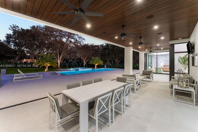 9525 SW 95th Ct, Miami, FL 33176